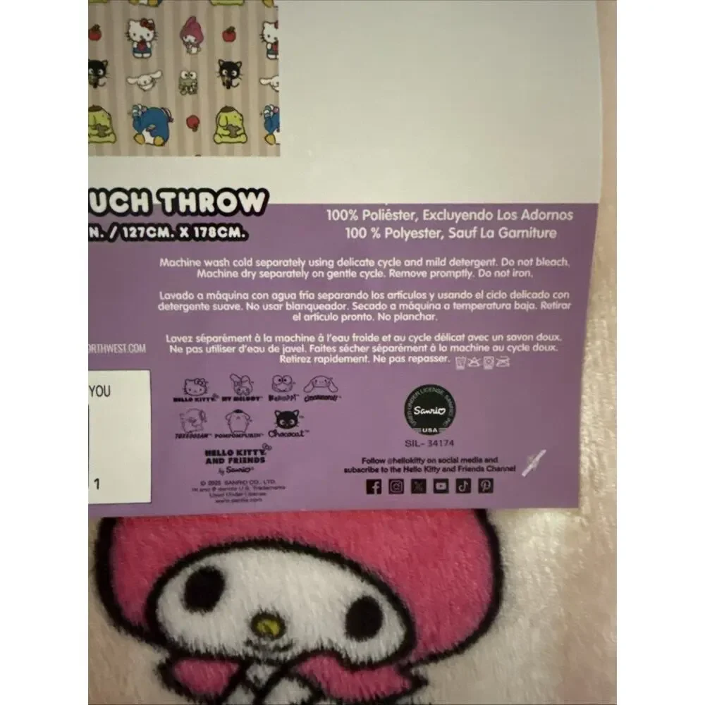 Hello Kitty & Friends Throw Blanket Silk Touch 50x70 Snacks Food 2025 Sanrio